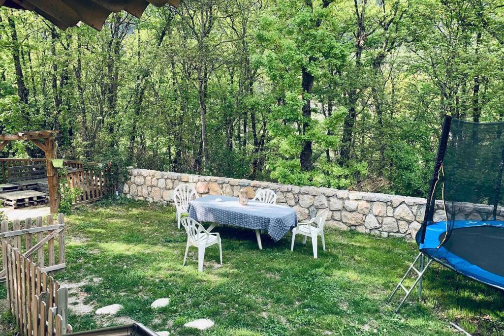 Appartamento 2P Au Coeur Des Montagnes Avec Piscine Chauffee Puget-Théniers Esterno foto